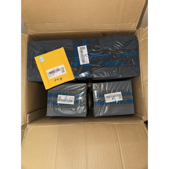 Reolink 16-Channel NVR System with (2) 4K PoE Cameras + 128GB Card – New - Picture 3 of 3